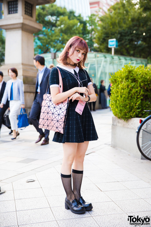 tokyo-fashion:Eartha on the street in Harajuku wearing a Peter Pan collar dress with Spinns accessor