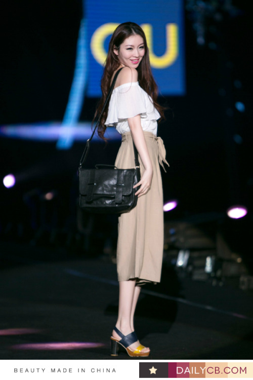 chinabeauties:  as seen on Daily Chinese Beauties