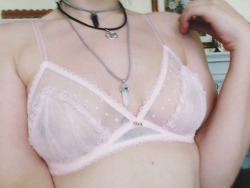 dryrott:  in love with this bralette   ♡