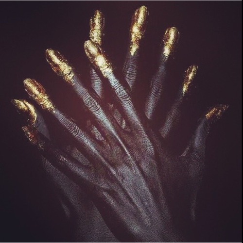 bushmama:  I dipped my fingers inside my love and pulled out gold.