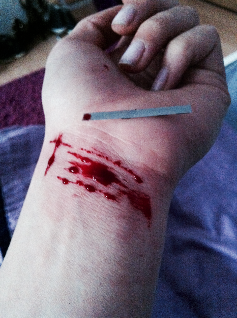 be-awsome-be-yourself:  Ich will nicht mehr hier sein! †