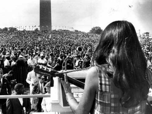 bobdylan-n-jonimitchell: Joan Baez performs at the March on Washington, August 28, 1963.