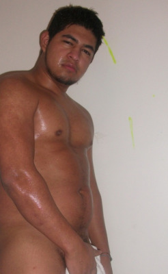 stocky-men-guys:  keahimakua:  thick + brown