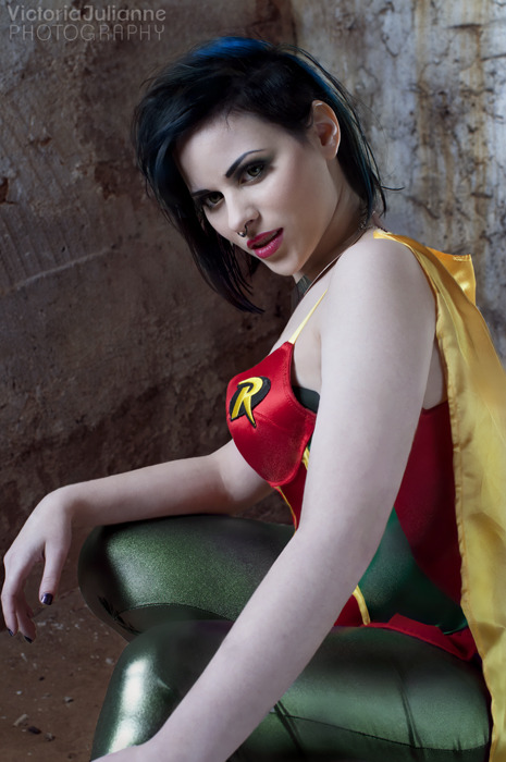 savingthrowvssexy:  Robin by EleanorVeter
