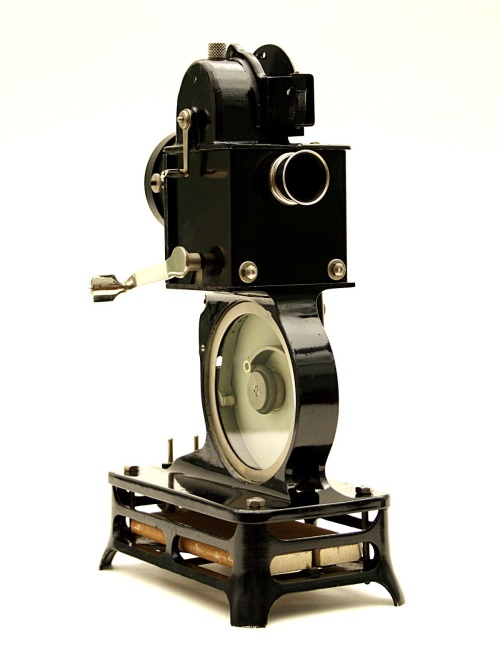 Pathé Kinlein, Silent Movie projector, 1925. Paris. Filmmuseum Wolfen. Source