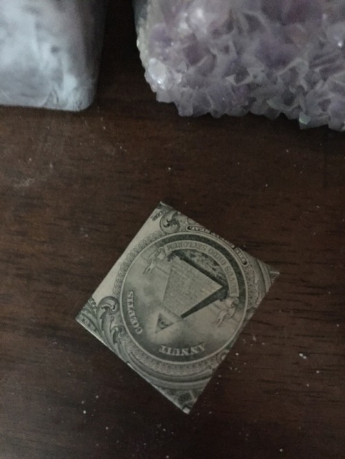 ek-vitki: Went to a local farmer’s market, became friends with the local crystal wizard. He ga