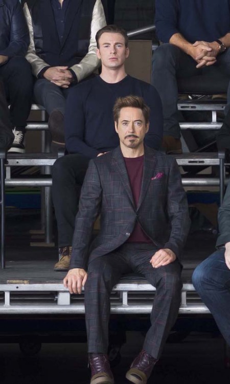 luvindowney:Robert downey jr & Chris evans - Avengers Assembled: Marvel Cinematic Universe Team 