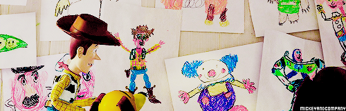 mickeyandcompany:  Happy Drawing Day!
