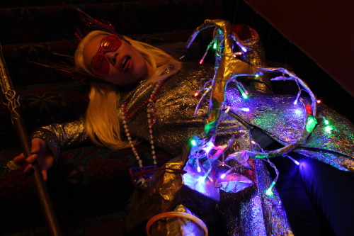 gingerhaze:thegreynotes:Remember Gingerhaze’s Party King Thranduil and Party Elk? My sister Cindy an