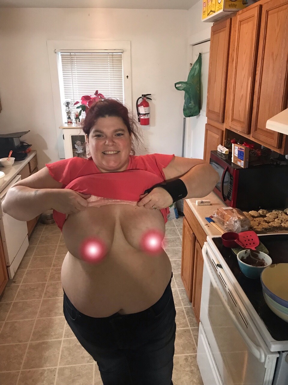 cutehousewife0523:  My goodies are lighting up like Rudolph’s nose 