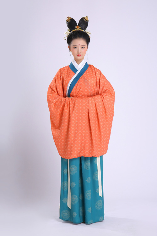 hanfugallery: Traditional Chinese hanfu in Tang dynasty style by 重回汉唐