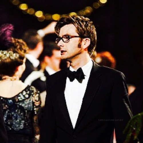 tennantmeister:Make Me Choose       ↳ allons-ywibblywobbly asked: David Tennant with glasses or with