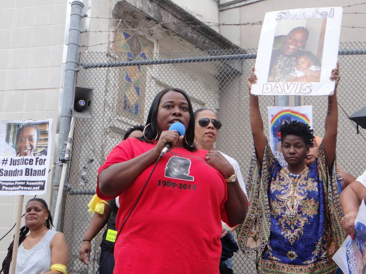 fuckyeahmarxismleninism:  Brooklyn, NYC: Justice for Sandra Bland and other Black