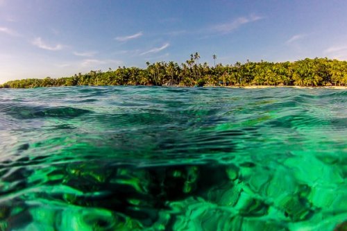 ‘CAMIGUIN’ Philippines (photo via @escapologyblog)