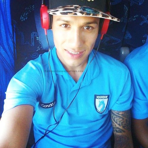 rds2994:  camarinesfutboleros:  Jugador de adult photos