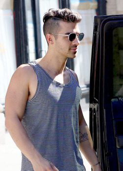 jonasgalaxy:  Joe Jonas out in New York City