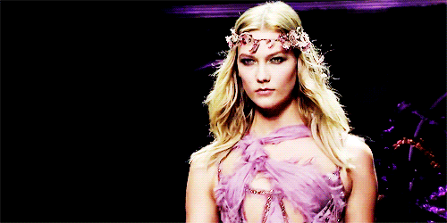 Sex tayloralisonswft: Karlie Kloss walks the pictures
