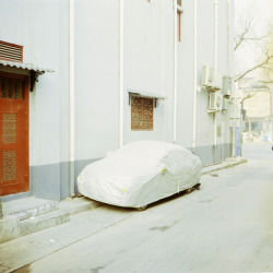 lokkinen:Alley parking, Beijing, China, 2016