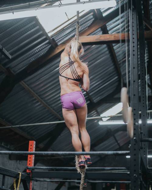 crossfit-babes:  More at Crossfit-Babes.tumblr.com