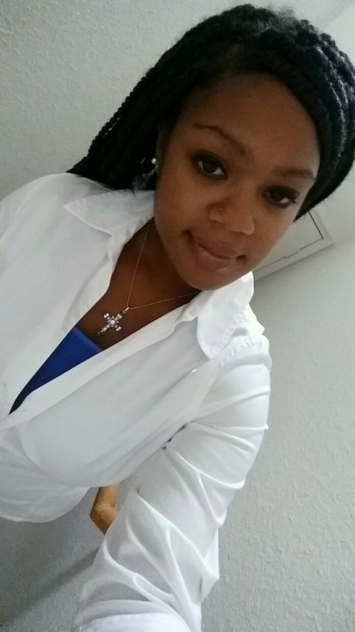 crystallight10:  indygo:  crystallight10:  It’s not every day I think I’m pretty.