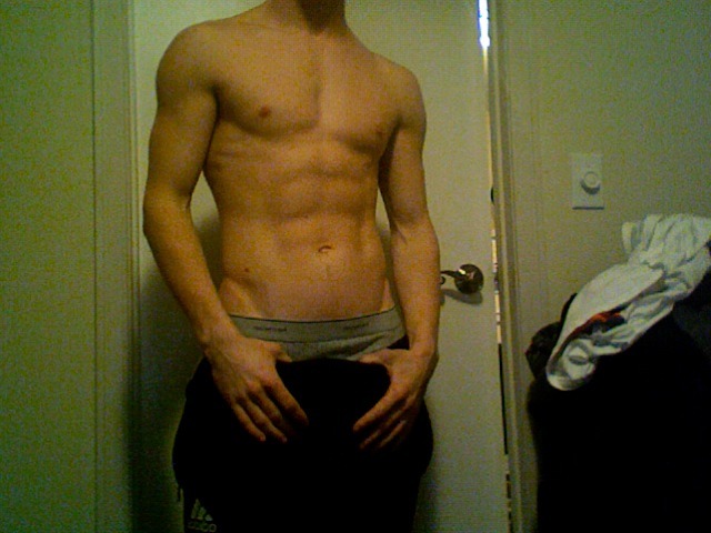 fraternityrow:  ain’t nothing wrong here, damn fine body and what looks like a