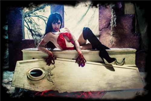 hipsterzombiejoint:  The amazing Jamie Matsu Chin is the official Vampirella model! 