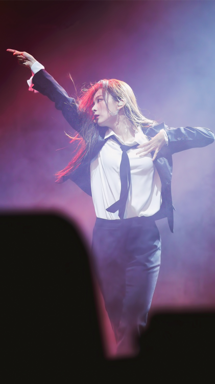 RED VELVET SEULGI (RED ROOM CONCERT) LOCKSCREENs.[ Please reblog and / or like if you use them and f