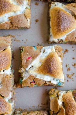 365-days-of-joy:  fattributes:  Gooey Roasted Marshmallow M&amp;M Cookie Bars  I am so about this right now 