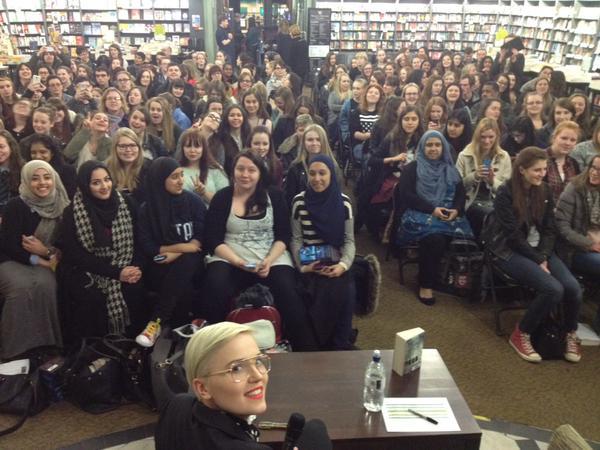 divergentofficial:  What a fun night! All eyes were on Veronica Roth at the World