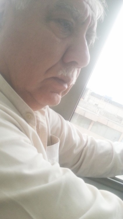 lovemaestroplease: hot older man at Metro Bus 