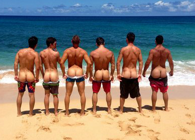 texasfratboy:  hot boys on the beach - front and back views!  I like the back view better