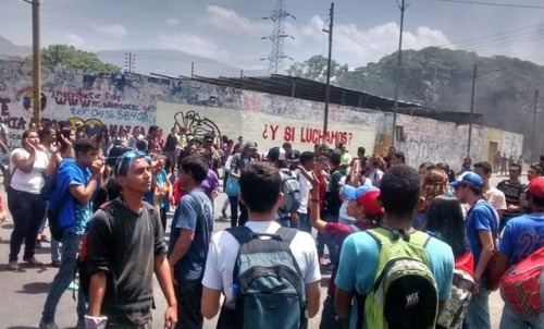 ironhoes:These are pics of the protests occurring in Venezuela right now. The people are going to th