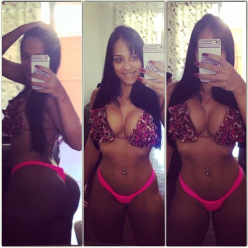 122393420:  Pryscila Silva