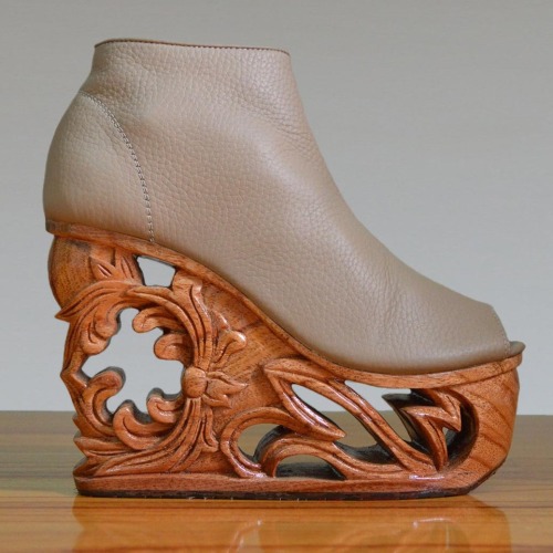 sosuperawesome:Hand Carved Wood Platform Wedge HeelsFashion4Freedom on Etsy 