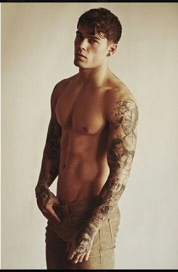 Stephen James. Yum.