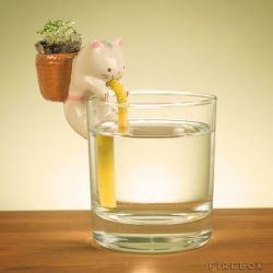 mayahan: Self Watering Animal Planter 