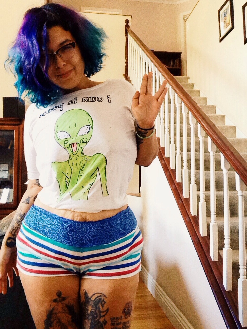 curvyblessings:  walkingwithmoonwolves:Sometimes when life gets weird, you just have
