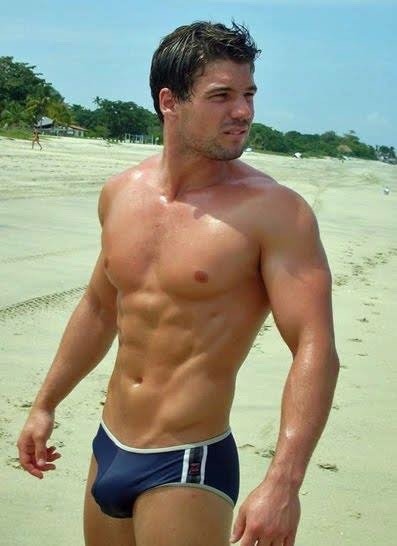 trevorb01:  Beach! 💘