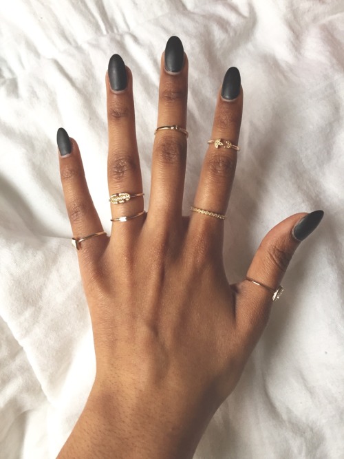 black and gold stiletto nails tumblr