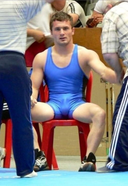 wrestlersandsinglets:  Follow me for Hot