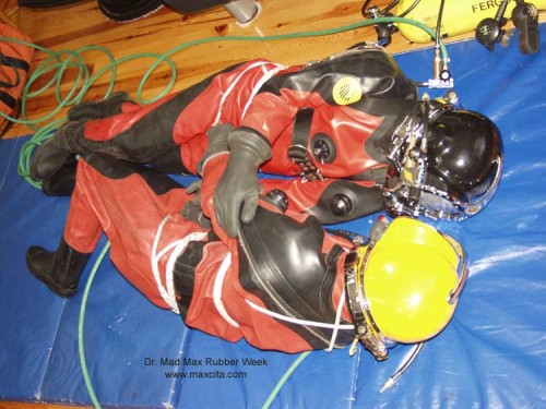 rukkat: maxcita:  Gear heads going over safety signals? NOT  HOT!!!  Looking for a dive buddy like t