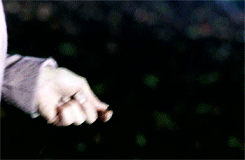 sphieturner:the white queen meme↳ six objects (1/6) - the wedding ring