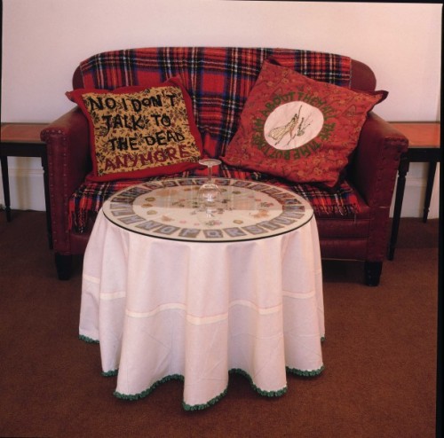 oeiv: Tracey Emin Séance Table 2002