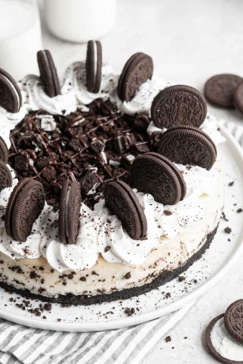 ransnacked:oreo cheesecake | grandbaby cakes