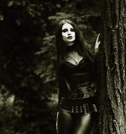 hotmetalbabes:  Follow http://hotmetalbabes.tumblr.com for more hot metal and alternative