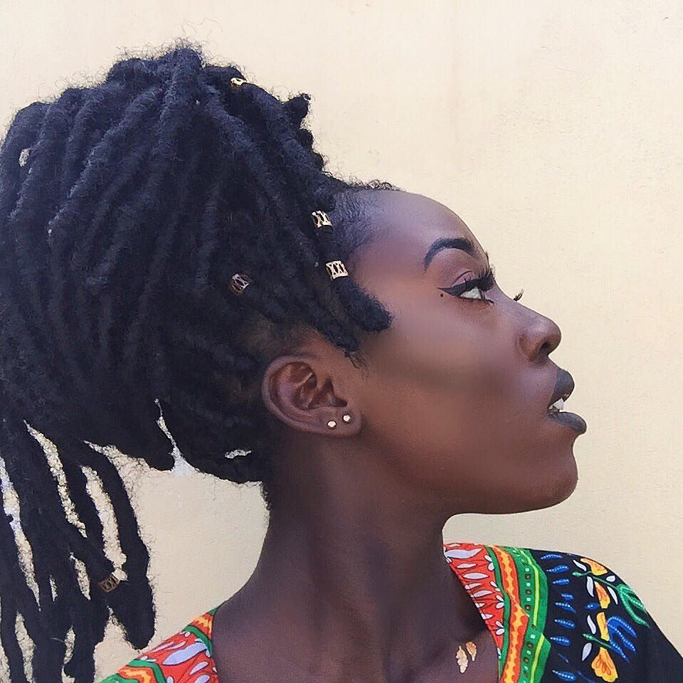fckyeahprettyafricans:  afrorevolution:  I want to Glo up like her 😍😍😍🍫
