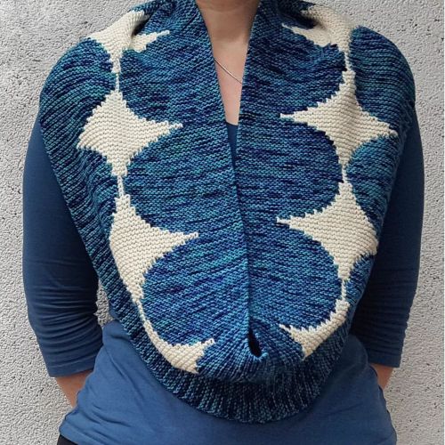 #throwbackthursday Ice Maiden Cowl - #knittingpattern available via Ravelry and Loveknitting: http:/