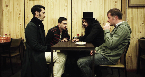 blurrymelancholy: What We Do in the Shadows (2014), dir. Jemaine Clement &amp; Taika Waititi