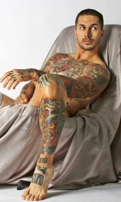 fuck-yeah-male-celebs:  🌚 Alex Minsky