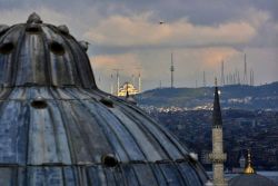 cemalsepici:  İstanbul; bazen geçmiş zaman hikayesi, bazen gelmek istemeyen vade !  